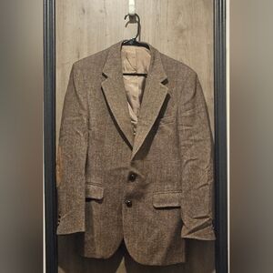Mens BLAZER size 40R Consider A Medium Size. 100% WOOL.